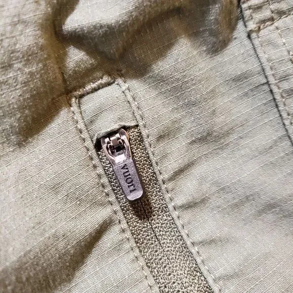 Vuori Ripstop Women's size Medium activewear hiking casual 28" inseam army green - Picture 9 of 9